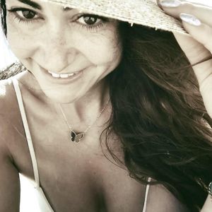 Meet your Posher, Stella